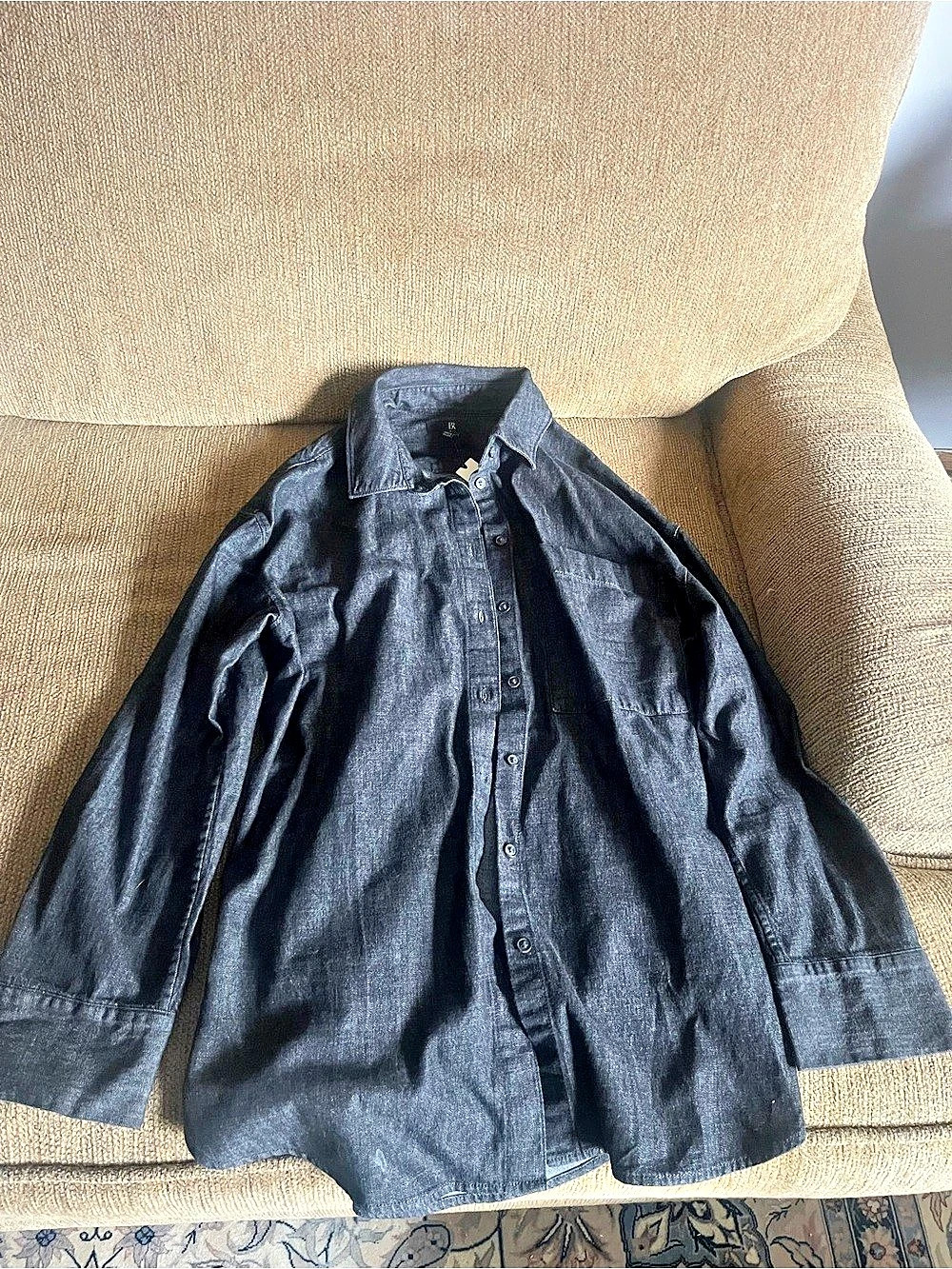 Banana Republic Button Down Shirt in Dark Denim Size Small NWT